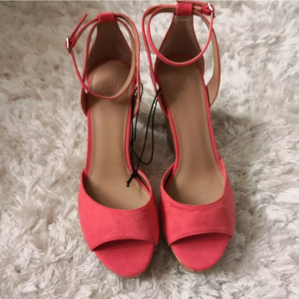 Brand New H&M Coral and Cork Wedge Sandals Size 8